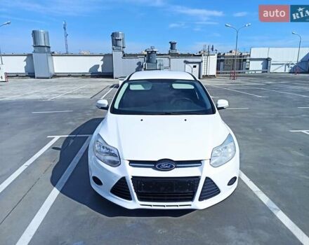 Белый Форд Фокус, объемом двигателя 1.56 л и пробегом 254 тыс. км за 6999 $, фото 5 на Automoto.ua