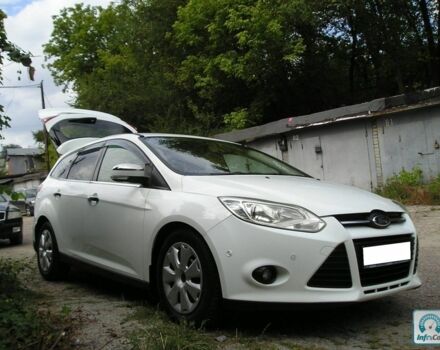 Білий Форд Фокус, об'ємом двигуна 2 л та пробігом 140 тис. км за 7800 $, фото 6 на Automoto.ua