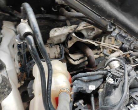 Белый Форд Фокус, объемом двигателя 1.6 л и пробегом 240 тыс. км за 2100 $, фото 10 на Automoto.ua