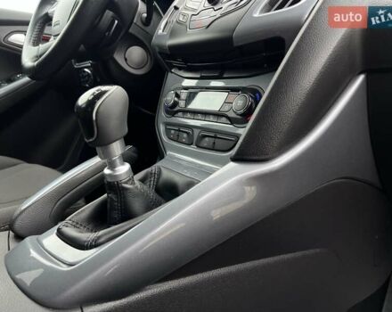 Білий Форд Фокус, об'ємом двигуна 1.6 л та пробігом 211 тис. км за 8750 $, фото 122 на Automoto.ua