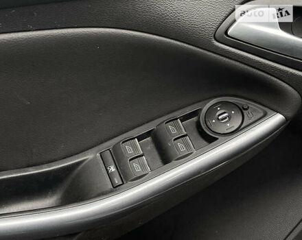 Білий Форд Фокус, об'ємом двигуна 2 л та пробігом 182 тис. км за 9800 $, фото 1 на Automoto.ua