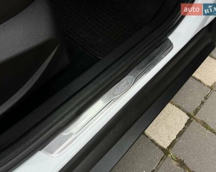 Білий Форд Фокус, об'ємом двигуна 1.6 л та пробігом 211 тис. км за 8750 $, фото 98 на Automoto.ua