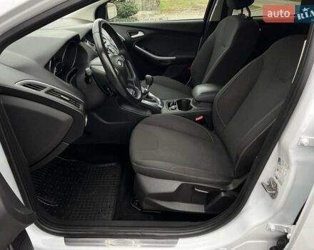 Білий Форд Фокус, об'ємом двигуна 1.6 л та пробігом 211 тис. км за 8750 $, фото 70 на Automoto.ua