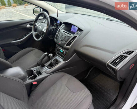 Белый Форд Фокус, объемом двигателя 1.6 л и пробегом 192 тыс. км за 7300 $, фото 24 на Automoto.ua