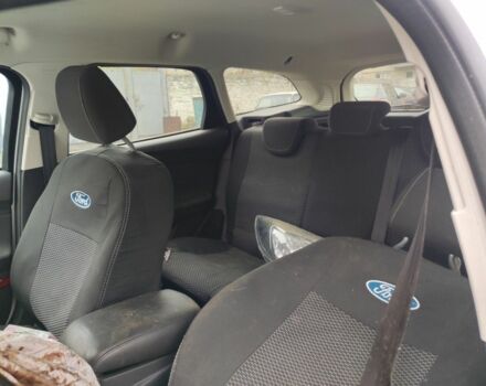 Белый Форд Фокус, объемом двигателя 1.6 л и пробегом 240 тыс. км за 2100 $, фото 5 на Automoto.ua