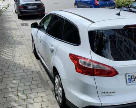 Белый Форд Фокус, объемом двигателя 2 л и пробегом 227 тыс. км за 7500 $, фото 1 на Automoto.ua