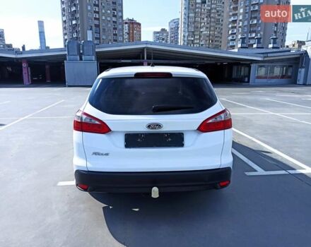 Белый Форд Фокус, объемом двигателя 1.56 л и пробегом 254 тыс. км за 6999 $, фото 6 на Automoto.ua