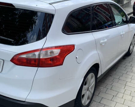 Белый Форд Фокус, объемом двигателя 2 л и пробегом 227 тыс. км за 7500 $, фото 2 на Automoto.ua