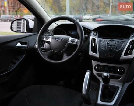 Форд Фокус 2013 в Харькове на Automoto.ua Белый Форд Фокус, объемом двигателя 1 л и пробегом 171 тыс. км за 7200 $, фото 10 на Automoto.ua