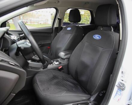 Форд Фокус 2013 в Харькове на Automoto.ua Белый Форд Фокус, объемом двигателя 1 л и пробегом 171 тыс. км за 7200 $, фото 6 на Automoto.ua