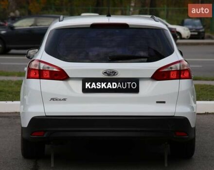 Форд Фокус 2013 в Харькове на Automoto.ua Белый Форд Фокус, объемом двигателя 1 л и пробегом 171 тыс. км за 7200 $, фото 4 на Automoto.ua
