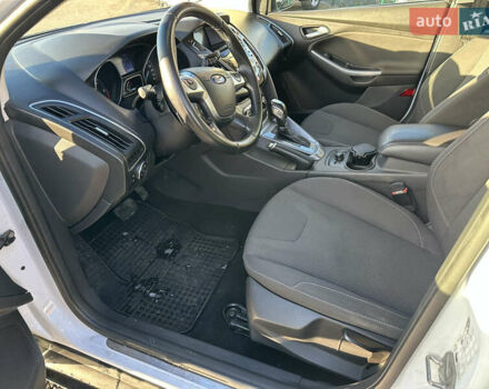 Белый Форд Фокус, объемом двигателя 2 л и пробегом 261 тыс. км за 7500 $, фото 9 на Automoto.ua