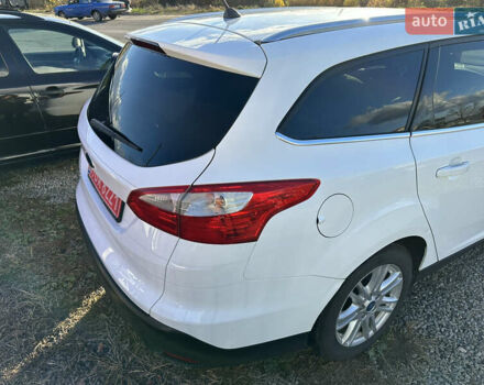 Белый Форд Фокус, объемом двигателя 2 л и пробегом 261 тыс. км за 7500 $, фото 6 на Automoto.ua