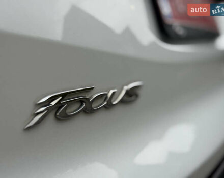 Білий Форд Фокус, об'ємом двигуна 1.6 л та пробігом 221 тис. км за 8699 $, фото 17 на Automoto.ua