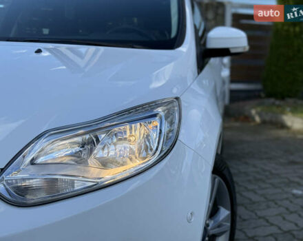 Форд Фокус 2013 в Стрые на Automoto.ua Белый Форд Фокус, объемом двигателя 0 л и пробегом 202 тыс. км за 8850 $, фото 44 на Automoto.ua