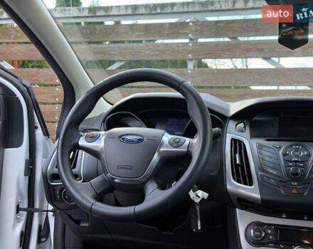 Форд Фокус 2013 в Стрые на Automoto.ua Белый Форд Фокус, объемом двигателя 0 л и пробегом 202 тыс. км за 8850 $, фото 94 на Automoto.ua