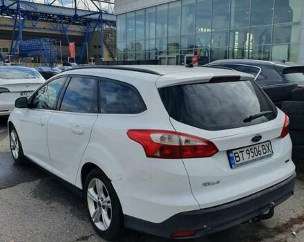 Белый Форд Фокус, объемом двигателя 1 л и пробегом 135 тыс. км за 5600 $, фото 1 на Automoto.ua