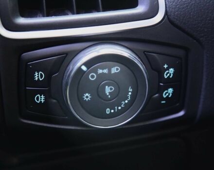 Форд Фокус 2013 в Харькове на Automoto.ua Белый Форд Фокус, объемом двигателя 1 л и пробегом 171 тыс. км за 7200 $, фото 18 на Automoto.ua