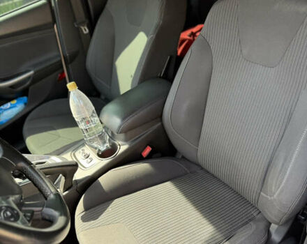 Білий Форд Фокус, об'ємом двигуна 2 л та пробігом 240 тис. км за 10200 $, фото 6 на Automoto.ua