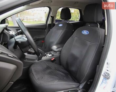 Форд Фокус 2013 в Харькове на Automoto.ua Белый Форд Фокус, объемом двигателя 1 л и пробегом 171 тыс. км за 7200 $, фото 6 на Automoto.ua