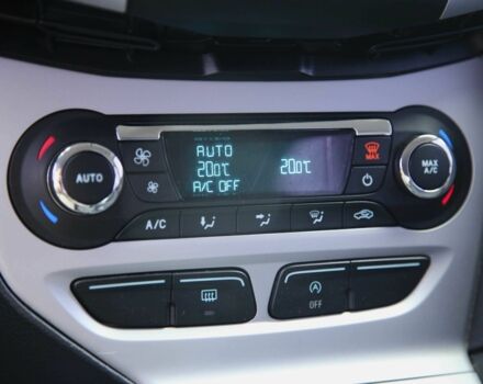 Форд Фокус 2013 в Харькове на Automoto.ua Белый Форд Фокус, объемом двигателя 1 л и пробегом 171 тыс. км за 7200 $, фото 15 на Automoto.ua