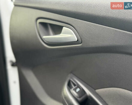 Білий Форд Фокус, об'ємом двигуна 1.6 л та пробігом 221 тис. км за 8699 $, фото 68 на Automoto.ua