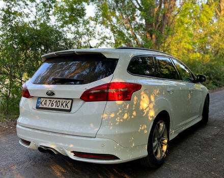 Білий Форд Фокус, об'ємом двигуна 2 л та пробігом 154 тис. км за 9999 $, фото 4 на Automoto.ua