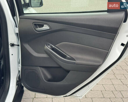 Білий Форд Фокус, об'ємом двигуна 1.6 л та пробігом 221 тис. км за 8699 $, фото 67 на Automoto.ua