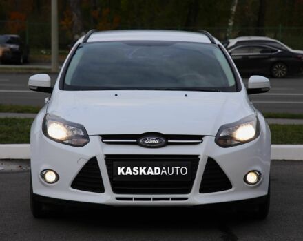Форд Фокус 2013 в Харькове на Automoto.ua Белый Форд Фокус, объемом двигателя 1 л и пробегом 171 тыс. км за 7200 $, фото 1 на Automoto.ua