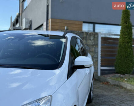 Форд Фокус 2013 в Стрые на Automoto.ua Белый Форд Фокус, объемом двигателя 0 л и пробегом 202 тыс. км за 8850 $, фото 51 на Automoto.ua