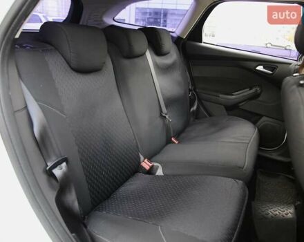 Форд Фокус 2013 в Харькове на Automoto.ua Белый Форд Фокус, объемом двигателя 1 л и пробегом 171 тыс. км за 7200 $, фото 8 на Automoto.ua