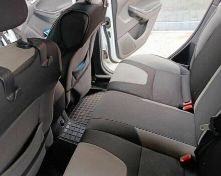 Белый Форд Фокус, объемом двигателя 1.6 л и пробегом 313 тыс. км за 7800 $, фото 6 на Automoto.ua