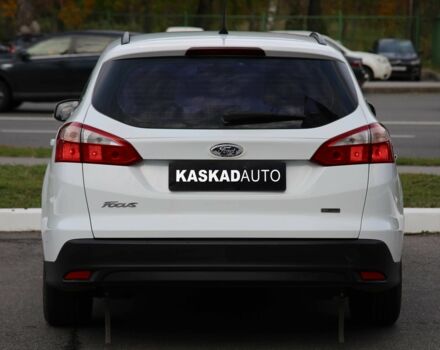 Форд Фокус 2013 в Харькове на Automoto.ua Белый Форд Фокус, объемом двигателя 1 л и пробегом 171 тыс. км за 7200 $, фото 4 на Automoto.ua