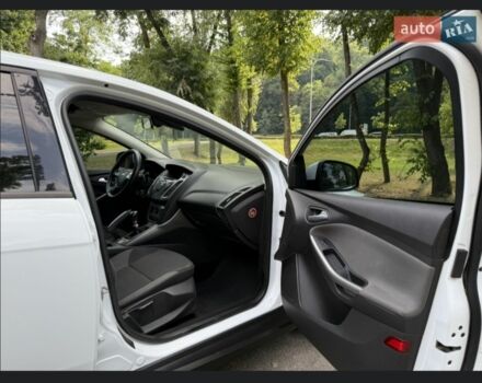 Форд Фокус 2013 у Белой Церкве на Automoto.ua Білий Форд Фокус, об'ємом двигуна 0 л та пробігом 246 тис. км за 7500 $, фото 2 на Automoto.ua