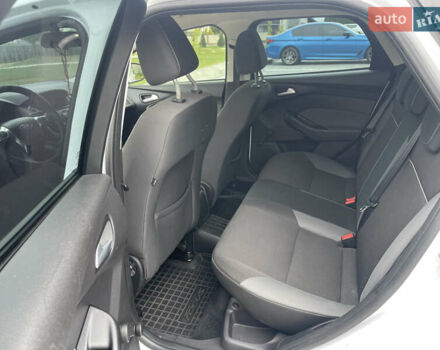 Белый Форд Фокус, объемом двигателя 1.6 л и пробегом 257 тыс. км за 7300 $, фото 12 на Automoto.ua