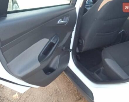 Белый Форд Фокус, объемом двигателя 1.6 л и пробегом 215 тыс. км за 7600 $, фото 12 на Automoto.ua