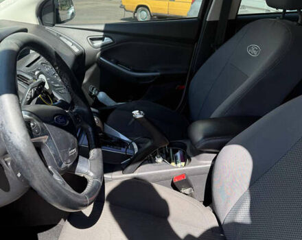 Белый Форд Фокус, объемом двигателя 2 л и пробегом 213 тыс. км за 5400 $, фото 2 на Automoto.ua