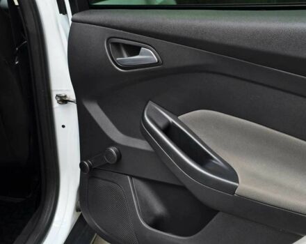 Белый Форд Фокус, объемом двигателя 1 л и пробегом 274 тыс. км за 6199 $, фото 18 на Automoto.ua