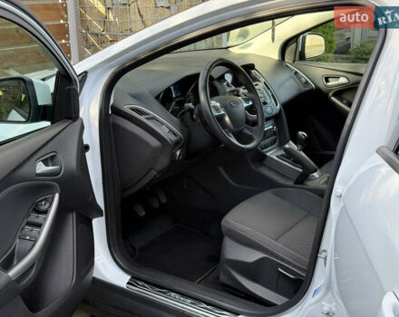 Форд Фокус 2013 в Стрые на Automoto.ua Белый Форд Фокус, объемом двигателя 0 л и пробегом 202 тыс. км за 8850 $, фото 100 на Automoto.ua