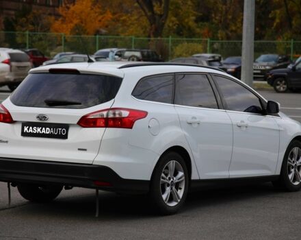Форд Фокус 2013 в Харькове на Automoto.ua Белый Форд Фокус, объемом двигателя 1 л и пробегом 171 тыс. км за 7200 $, фото 5 на Automoto.ua