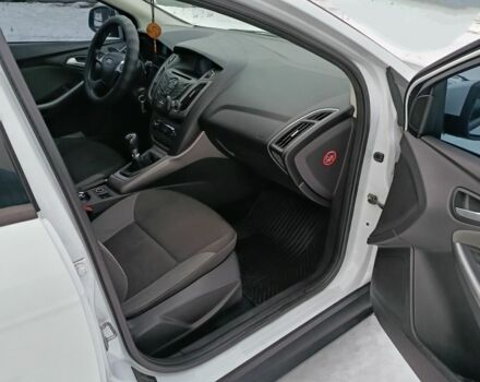 Белый Форд Фокус, объемом двигателя 1.6 л и пробегом 222 тыс. км за 7500 $, фото 9 на Automoto.ua