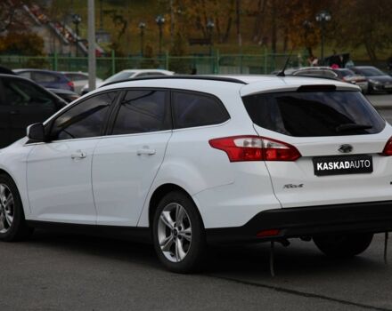 Форд Фокус 2013 в Харькове на Automoto.ua Белый Форд Фокус, объемом двигателя 1 л и пробегом 171 тыс. км за 7200 $, фото 3 на Automoto.ua