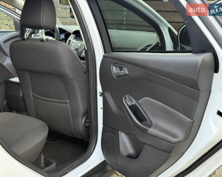 Форд Фокус 2013 в Стрые на Automoto.ua Белый Форд Фокус, объемом двигателя 0 л и пробегом 202 тыс. км за 8850 $, фото 115 на Automoto.ua