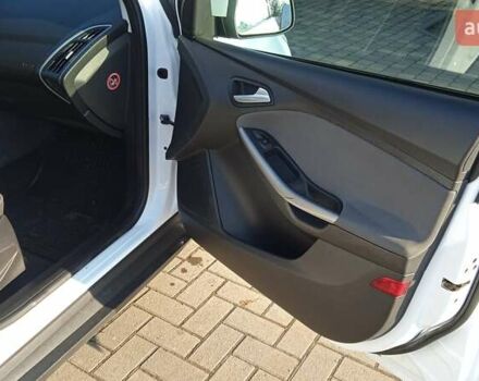 Белый Форд Фокус, объемом двигателя 1.6 л и пробегом 215 тыс. км за 7600 $, фото 30 на Automoto.ua