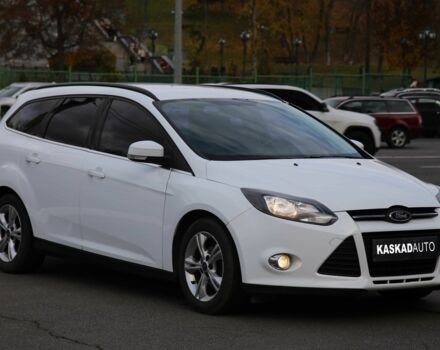 Форд Фокус 2013 в Харькове на Automoto.ua Белый Форд Фокус, объемом двигателя 1 л и пробегом 171 тыс. км за 7200 $, фото 2 на Automoto.ua
