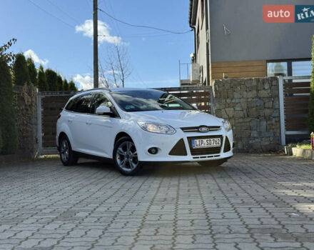 Форд Фокус 2013 в Стрые на Automoto.ua Белый Форд Фокус, объемом двигателя 0 л и пробегом 202 тыс. км за 8850 $, фото 2 на Automoto.ua