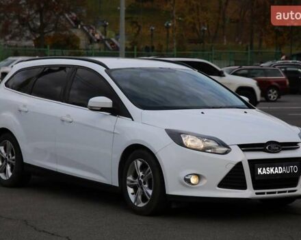 Форд Фокус 2013 в Харькове на Automoto.ua Белый Форд Фокус, объемом двигателя 1 л и пробегом 171 тыс. км за 7200 $, фото 2 на Automoto.ua