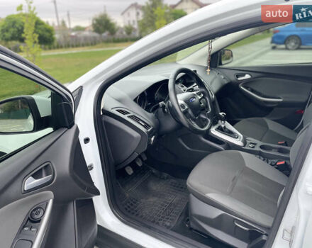 Белый Форд Фокус, объемом двигателя 1.6 л и пробегом 257 тыс. км за 7300 $, фото 10 на Automoto.ua