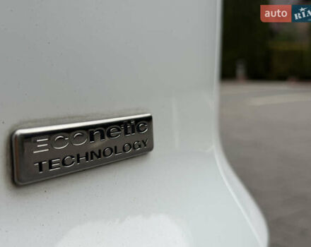Білий Форд Фокус, об'ємом двигуна 1.6 л та пробігом 221 тис. км за 8699 $, фото 19 на Automoto.ua