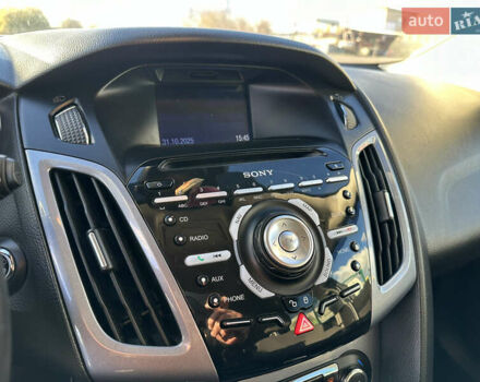 Белый Форд Фокус, объемом двигателя 2 л и пробегом 261 тыс. км за 7500 $, фото 12 на Automoto.ua